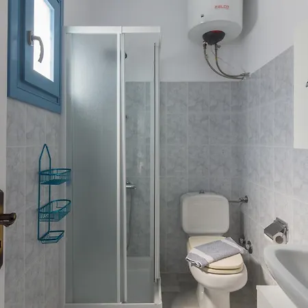 Apartment Overlooking The Sea In Paros Apartman *
