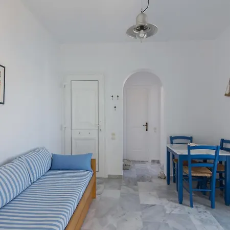 Apartment Overlooking The Sea In Paros *