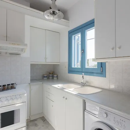 Apartment Overlooking The Sea In Paros Apartman