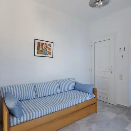 Apartment Overlooking The Sea In Paros Párosz